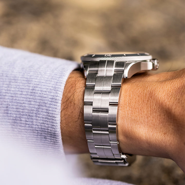 Norqain Adventure Neverest 40mm Gray Ceramic Glacier Dial