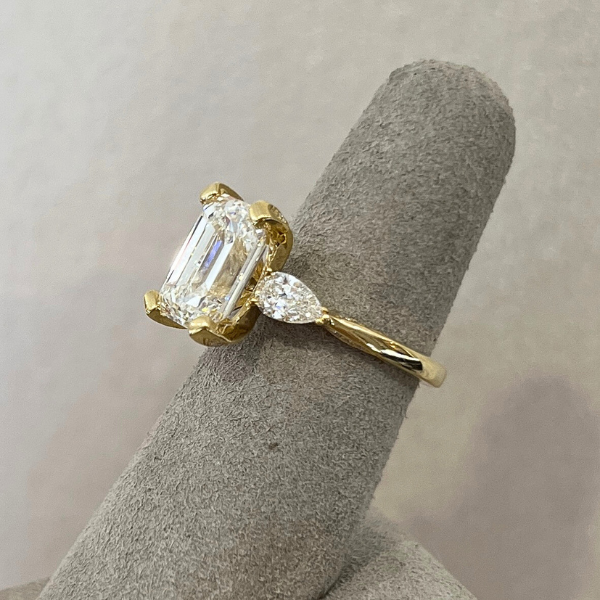 Moyer Collection 18K Yellow Gold 4.48ct Emerald Cut Complete Engagement Ring - 030439