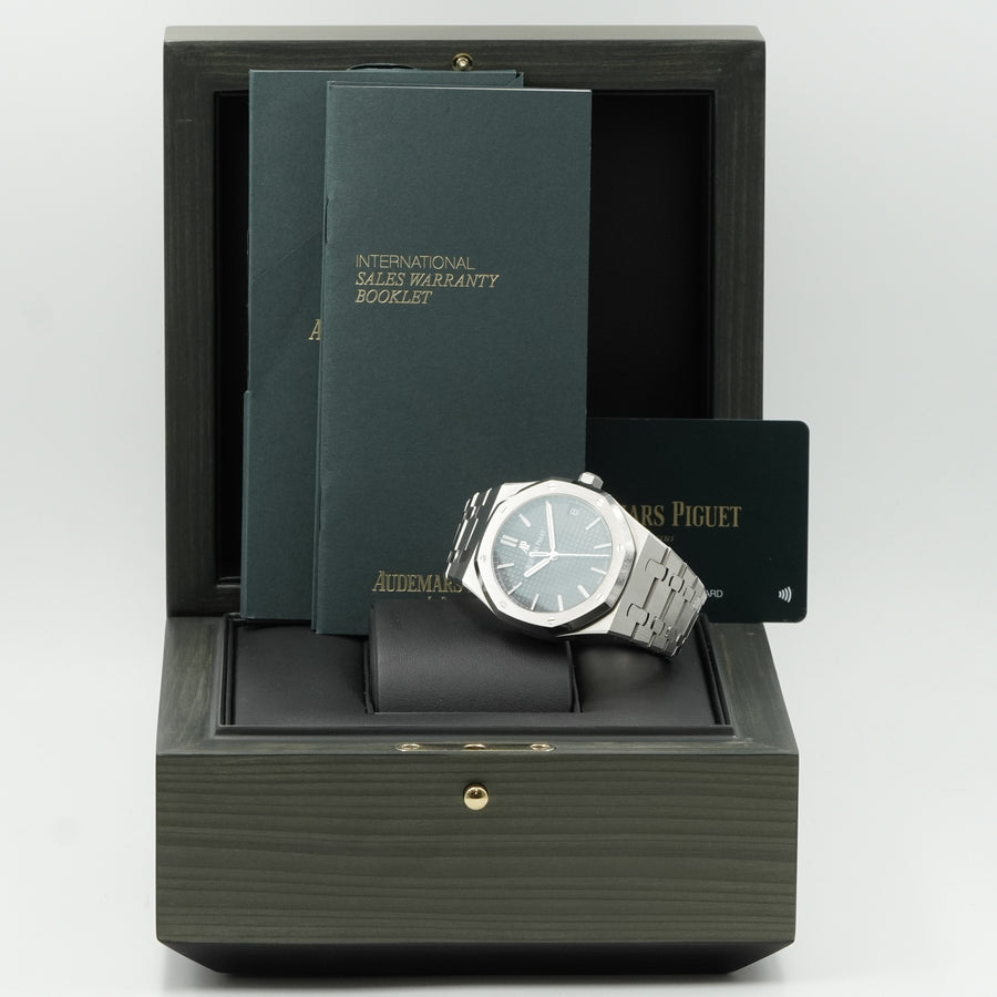 SOLD - 10/19/24 -Audemars Piguet Royal Oak 41mm Black Dial 15400ST.OO.1220ST.01 B&P