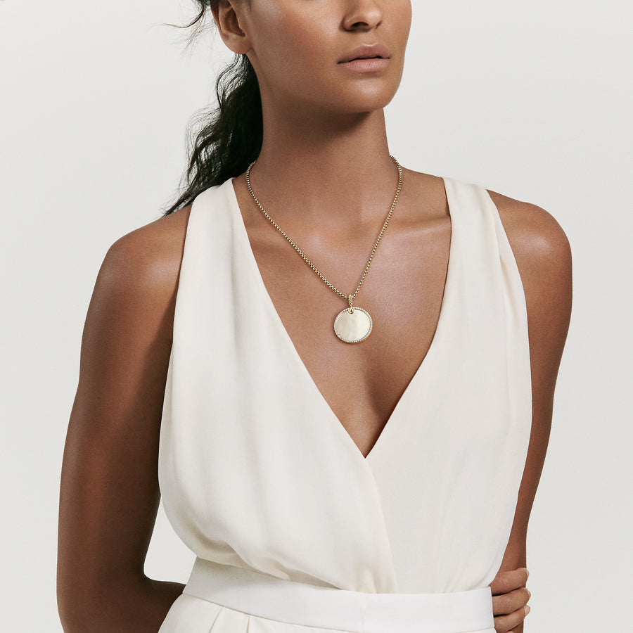 David Yurman Elements Disc Pendant in 18k Gold with Mother of Pearl and Diamond Rim- D16996D88DMPDI