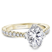 Oval shape Atelier engagement ring with 44 round VS1-FG diamonds