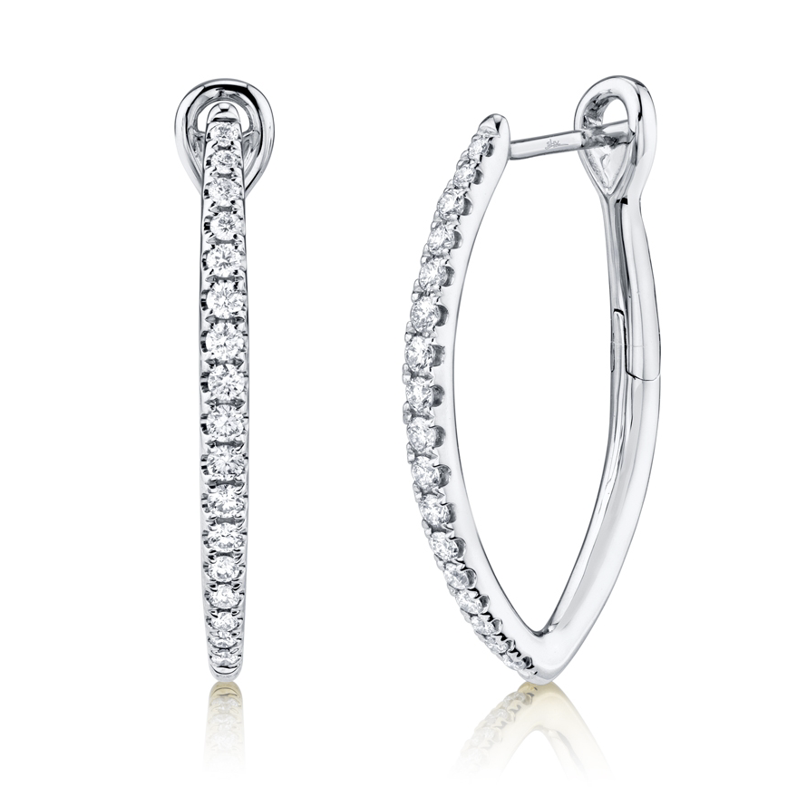 Looking for a classic everyday hoop earring? Look no farther than this fashionable pair of pointed diamond hoop earrings with 0.35ctw white diamonds. Available in rose and yellow gold. 