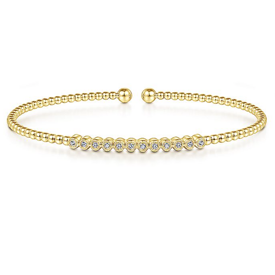 No matter the occasion, this beautiful array of stunning diamond stones will impress the everyday observer or lingering eye. 